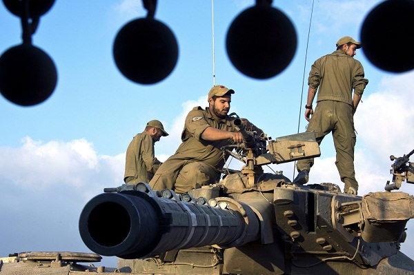 
	Các sư đoàn xe tăng Israel triển khai trên cao nguyên Golan giáp giới với Syria đã sẵn sàng chiến đấu.