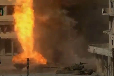  	Một vụ nổ xe tăng ở Syria. 
