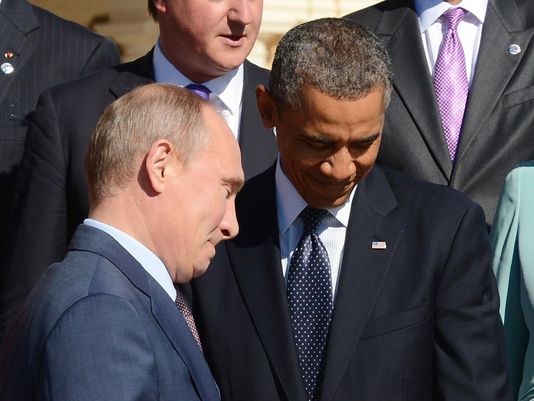  	Tổng thống Nga Vladimir Putin bước ngang qua Tổng thống Obama trong Hội nghị thượng đỉnh G-20 ở St. Petersburg, Nga ngày 6/9/2013.
