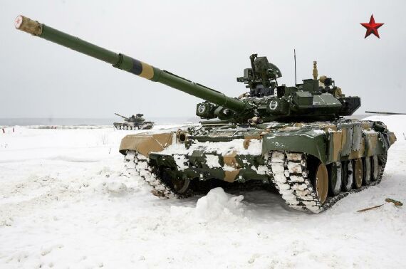 
	Nhìn chung giáp trụ của T-90 hoàn toàn có thể chịu được các loại đạn pháo nòng 120 ly thường thấy trên các xe tăng hiện đại phương Tây như M1 Abrams hay Leopard 2, hoặc các loại đạn pháo bắn từ trên xuống nhằm vào phần nóc xe.