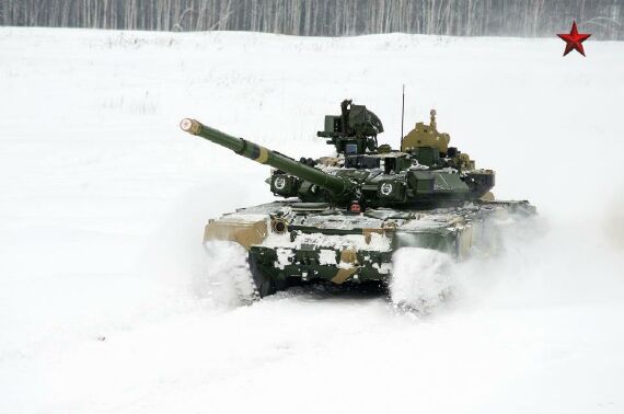
	T-90 trang bị cả hệ thống bảo vệ chủ động và bị động khiến nó trử thành một trong những chiếc siêu tăng chiến đấu được bảo vệ tốt nhất trên thế giới.