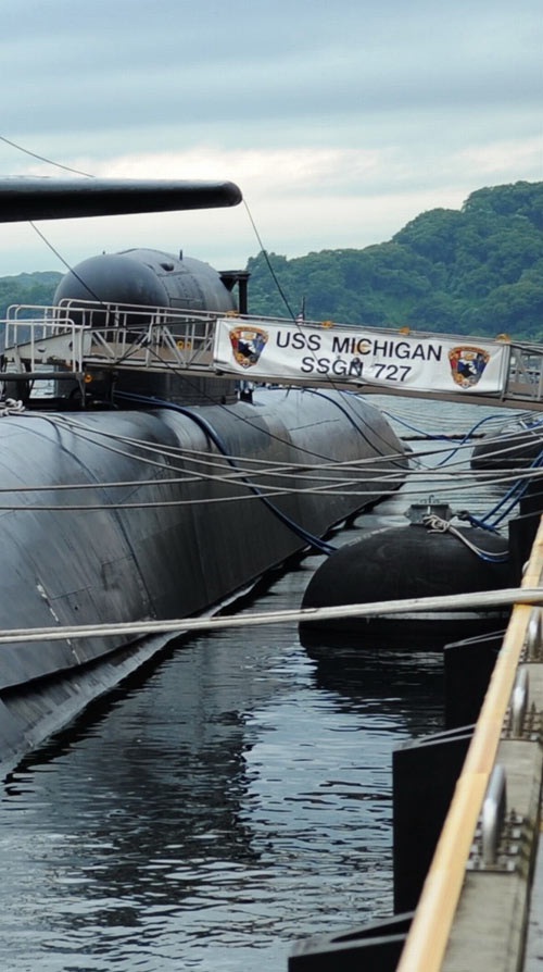 	Tàu ngầm hạt nhân lớn nhất của Hải quân Mỹ USS Michigan.