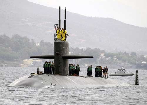 	Tàu ngầm tấn công chạy động cơ hạt nhân USS Oklahoma City.