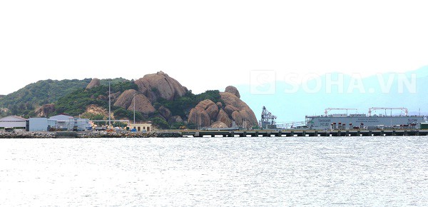 Ụ nổi sát cầu cảng được Việt Nam nhập khẩu từ Nga