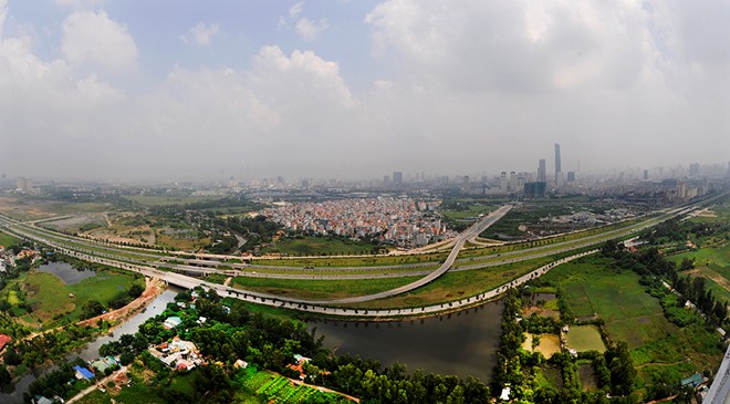
	Khu vực này còn là điểm đầu của công trình Đại lộ dài nhất Việt Nam mang tên Thăng Long, nơi đi qua các xã Mễ Trì, Tây Mỗ.