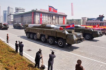 Tên lửa Musudan của Triều Tiên trong buổi diễu binh ở Bình Nhưỡng.