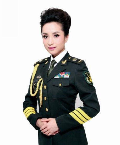  	Thang Xán trở thành 1 sĩ quan cấp cao năm 2010