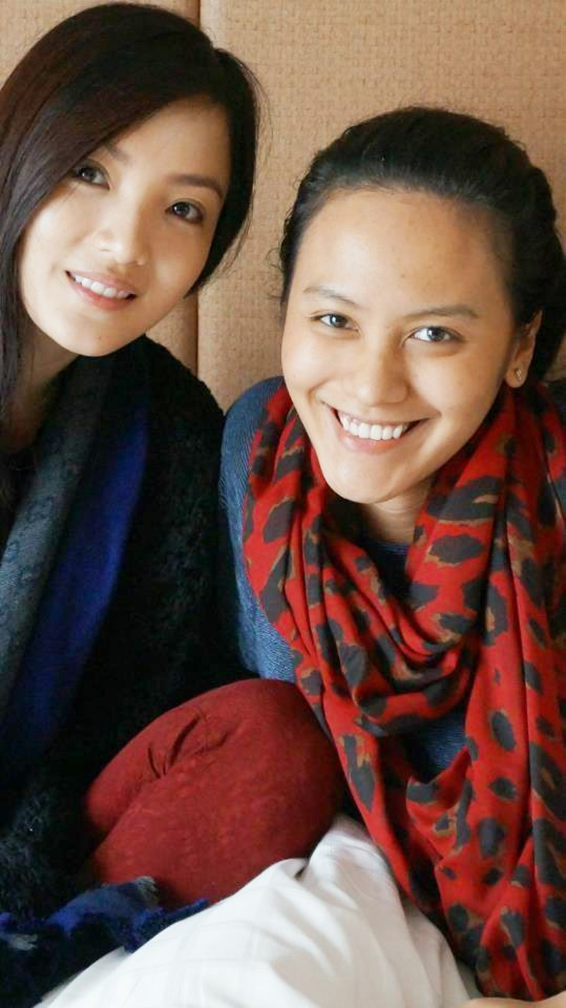 
	Trương Huệ Vân (phải) và cô bạn thân Huỳnh Bích Phương.
