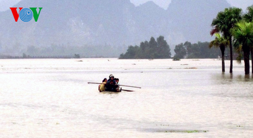 
	Phương tiện di chuyển duy nhất là thuyền. Ảnh VOV.