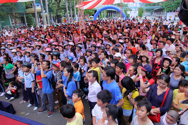 
	10.000 người đã tham gia ngày hội Bé yêu nón bảo hiểm.