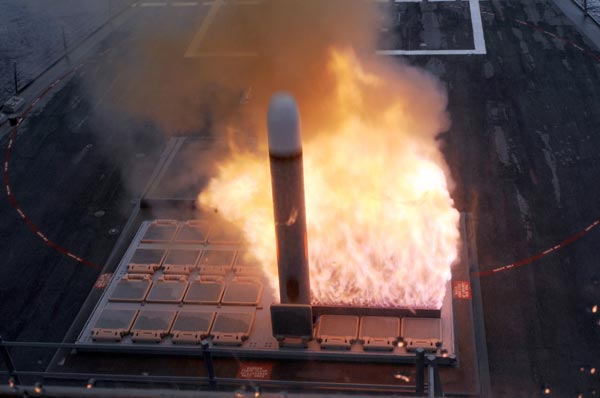 Với mỗi quả tên lửa Tomahawk được phóng đi Raytheon nghiễm nhiên đút túi 1,4 triệu USD.