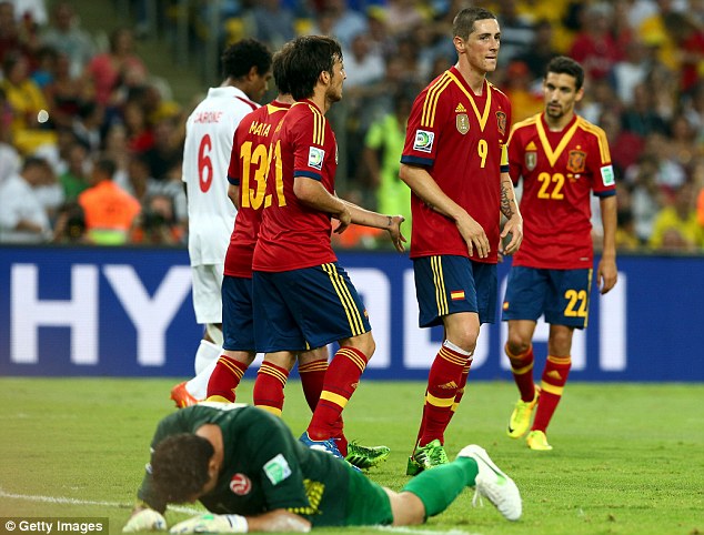
	Torres chẳng buồn ăn mừng khi ghi bàn quá dễ dàng