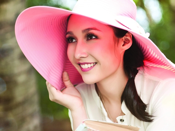 7 gương mặt hotgirl ngoan hiền nhất showbiz Việt