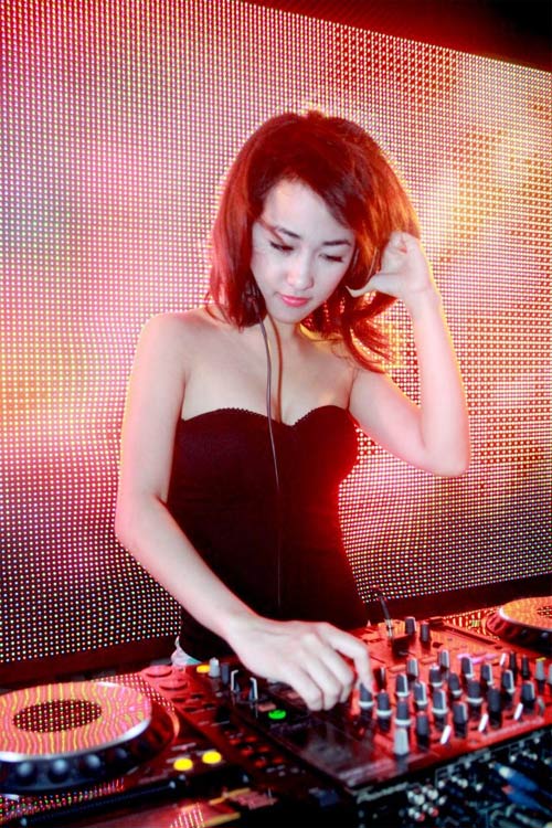 Trang Moon-Nữ DJ tài năng xinh đẹp như hotgirl