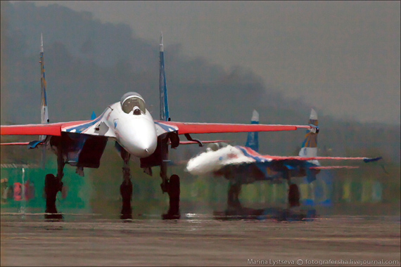 Màn trình diễn đỉnh cao của Su-27/30 và MiG-29 tại LIMA-2013 (P1)