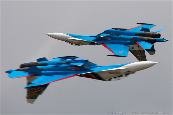 Màn trình diễn đỉnh cao của Su-27/30 và MiG-29 tại LIMA-2013 (P1)