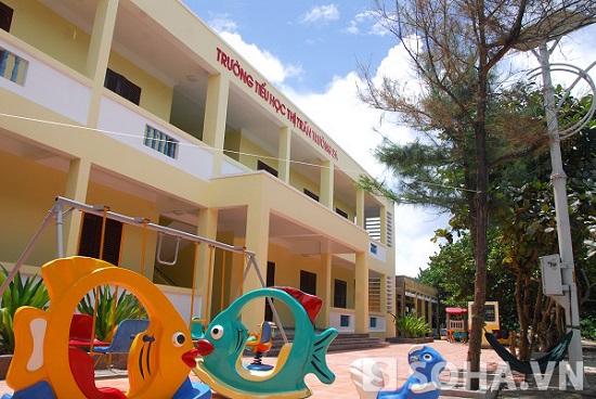 	Trường tiểu học Trường Sa vừa được khánh thành tháng 4/2013