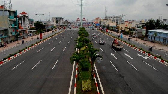 Ngay sau khi thông xe, lãnh đạo TP.HCM đã quyết định đổi tên đường thành đường Phạm Văn Đồng.