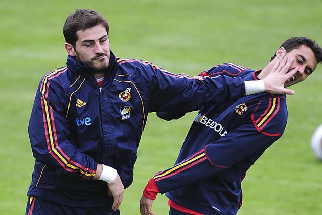 	Casillas mâu thuẫn với Arbeloa