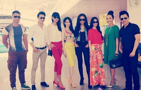 	Bức ảnh chụp ở sân bay Tân Sơn Nhất với các người mẫu trong 1 chuyến đi Thái Lan chỉ rõ nhược điểm về chiều cao của Ngọc Trinh. 