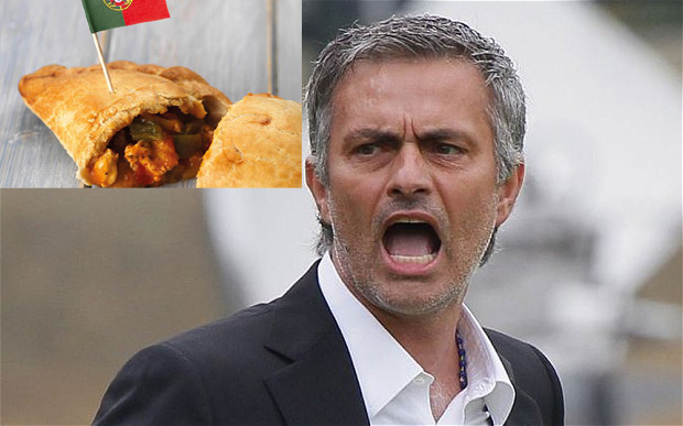 	Fan hâm mộ sắp được thưởng thức món bánh mỳ gà cay lấy cảm hứng từ HLV Mourinho