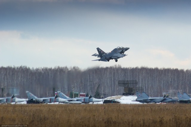  	Chiếc Yak-130 số hiệu 62.