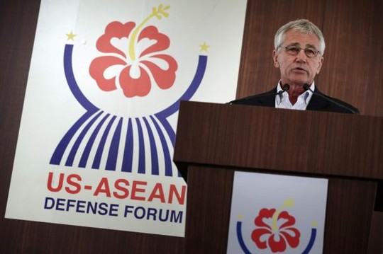 Bộ trưởng Quốc phòng Mỹ Chuck Hagel nói trong cuộc họp báo của Hiệp hội các quốc gia Đông Nam Á (ASEAN) ở Honolulu, Hawaii, ngày 3-4. Ảnh: Reuters