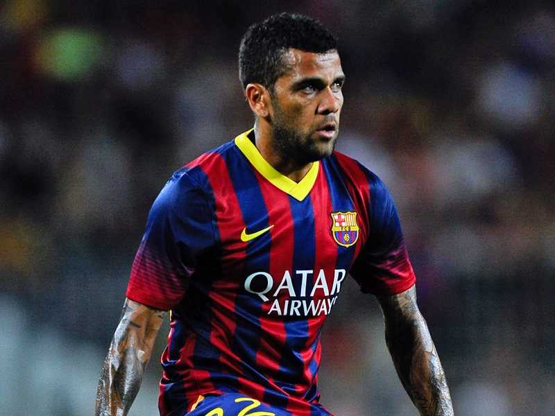 Barca cạn tình với Alves