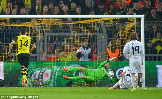 Real sai lầm rồi run sợ trước Dortmund