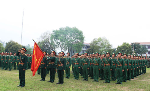 Các khối tập chào cờ.