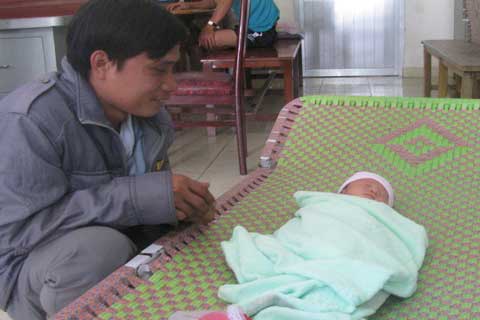 Bộ trưởng Công an Trần Đại Quang, thưởng nóng, bắt cóc trẻ sơ sinh