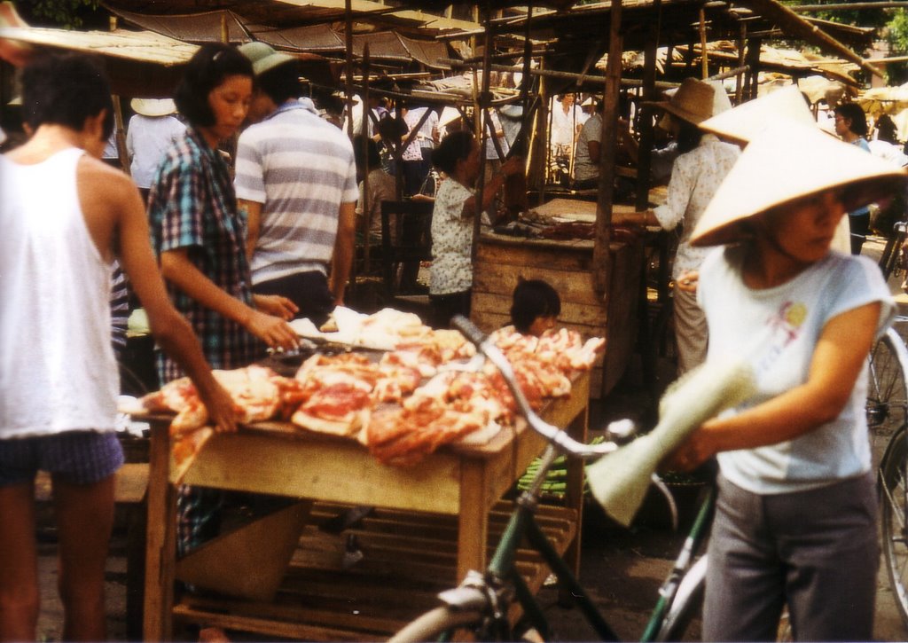 1973-1974, Hanoi Markt Hundefleischverkauf;   1973-1974, Hanoi market sold dog meat;