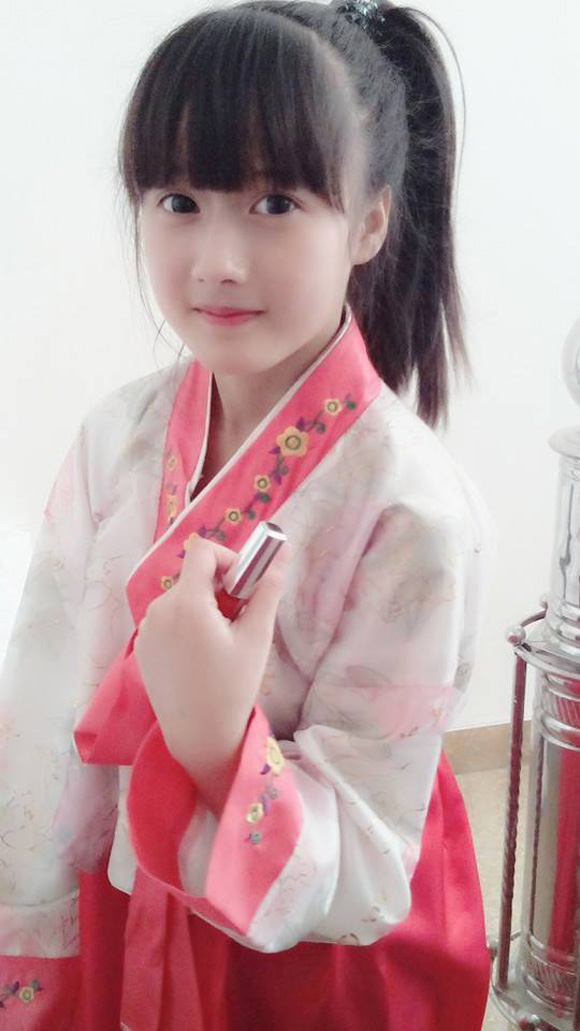 Nữ sinh 10x xinh xắn như diễn viên Hàn