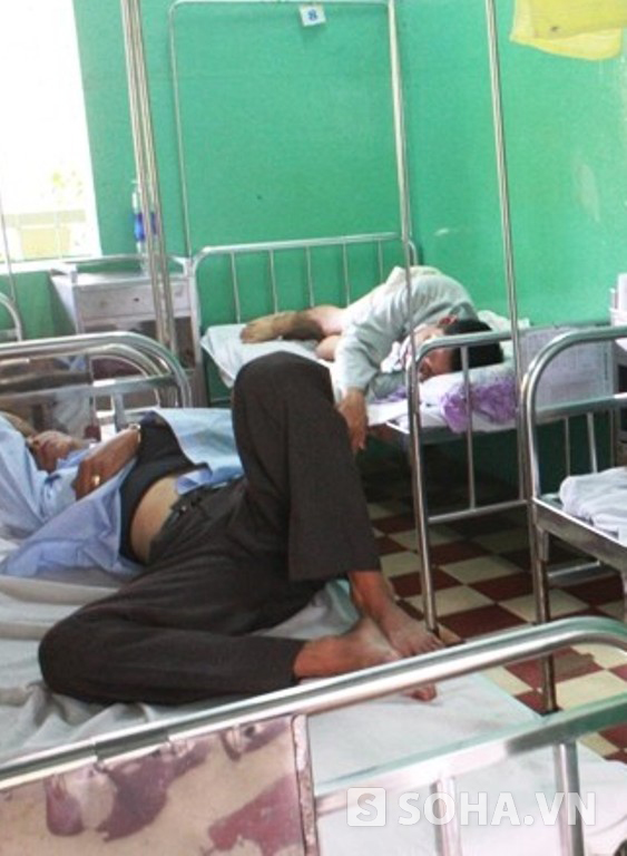 Những nạn nhân bị thương đang được cấp cứu tại Bệnh viện đa khoa khu vực Long Khánh