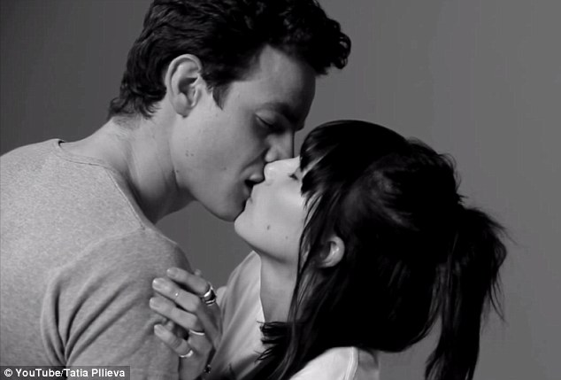 Khoảnh khắc thân mật: Tại Los Angeles nhà làm phim Tatia Pilieva của video mới Nụ hôn đầu, 20 người lạ hoàn thành khóa môi trên màn hình - với một số kết quả đáng ngạc nhiên