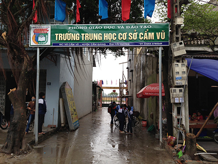 Ngôi trường nữ sinh theo học