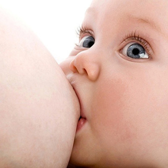 10 trường hợp tuyệt đối không được cho bé bú sữa mẹ 1