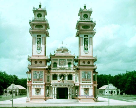 Tòa Thánh Cao Đài Tây Ninh, năm 1950. 