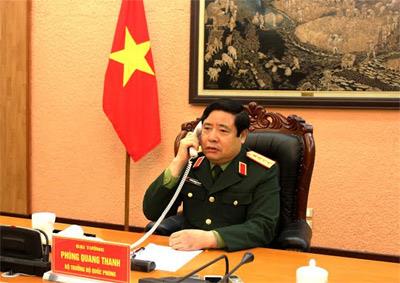 Đại tướng Phùng Quang Thanh trong cuộc điện đàm với Bộ trưởng Quốc phòng Malaysia.