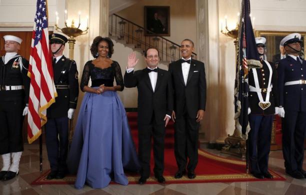 Tổng thống Mỹ Barack Obama và đệ nhất phu nhân Michelle Obama chào đón Tổng thống Pháp Francois Holland tới dự buổi tiệc tại Nhà Trắng, Mỹ.