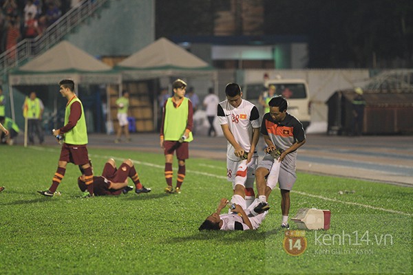 Chùm ảnh trận thua "chất lượng" của U19 Việt Nam 12