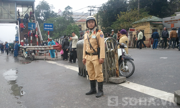 Chỉ khi nào có bóng dáng CSGT thì giao thông mới thoáng.