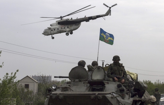 Đến khoảng 15h30 (giờ Kiev), giới chức Kiev cho rằng, các lực lượng quân đội Ukraine đã kiểm soát một nửa thành phố Slavyansk.