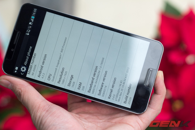 A900 chạy trên hệ điều hành Android 4.2.2