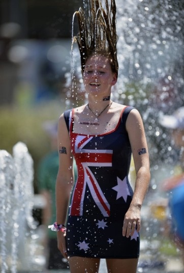 Người dân Australia vật vã trong cái nóng 45 độ C 11