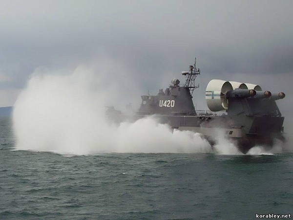 Tàu đổ bộ đệm khí Zubr - một sản phẩm nổi tiếng của ngành công nghiệp quốc phòng Crimea
