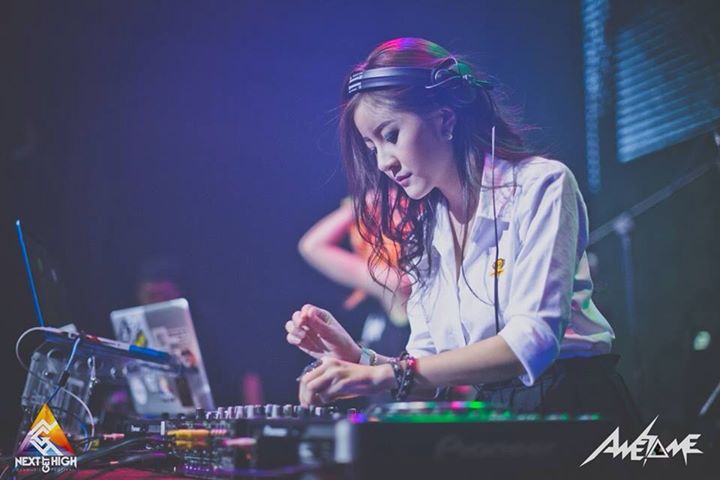 Nhan Sắc Bốc Lửa Của Nữ Dj Thái Lan