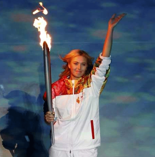 Maria Sharapova tham gia rước đuốc tại lễ khai mạc Olympic mùa Đông