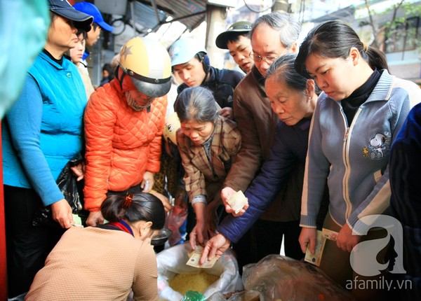 xếp-hàng, đặc-sản, phở, Hà-thành, Hà Nội, bánh-trôi-bánh-chay, giò-chả, bánh-chưng