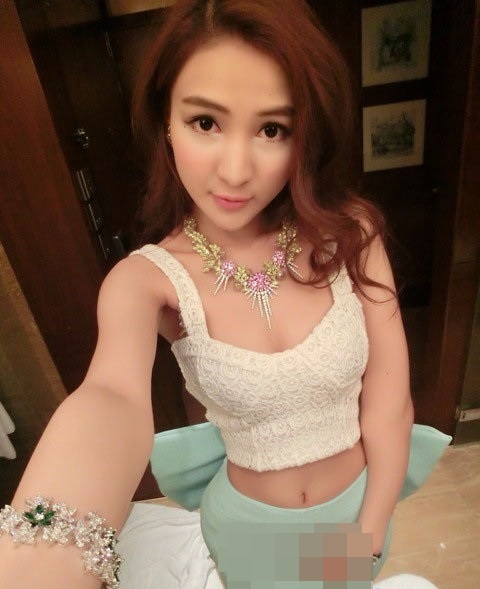 Hot girl tai tiếng Trung Quốc khoe ảnh sexy bên bãi biển 18